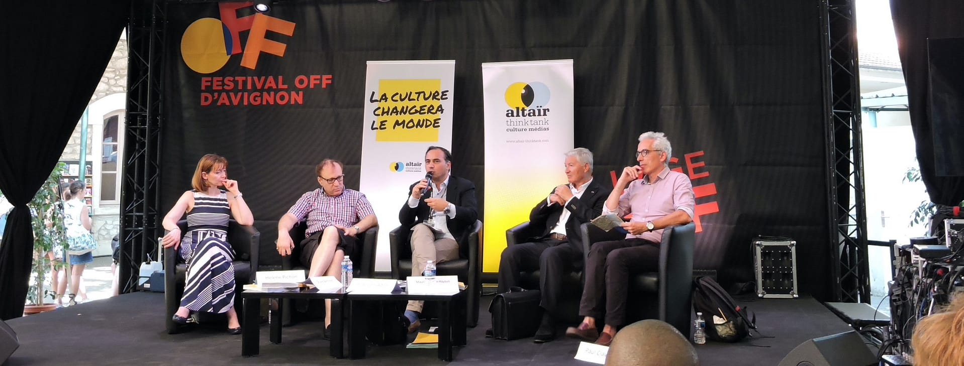 Lire la suite à propos de l’article Invitation et signature pour la sortie du livre « Culture(s), forces et défis du 21ème siècle » le 3 mai de 18h30 à 20h